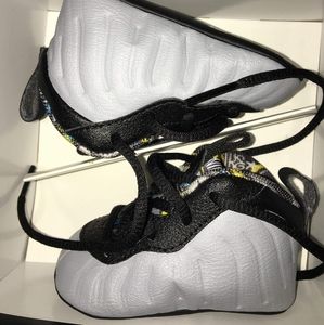 LittleNike Foams Size 1c